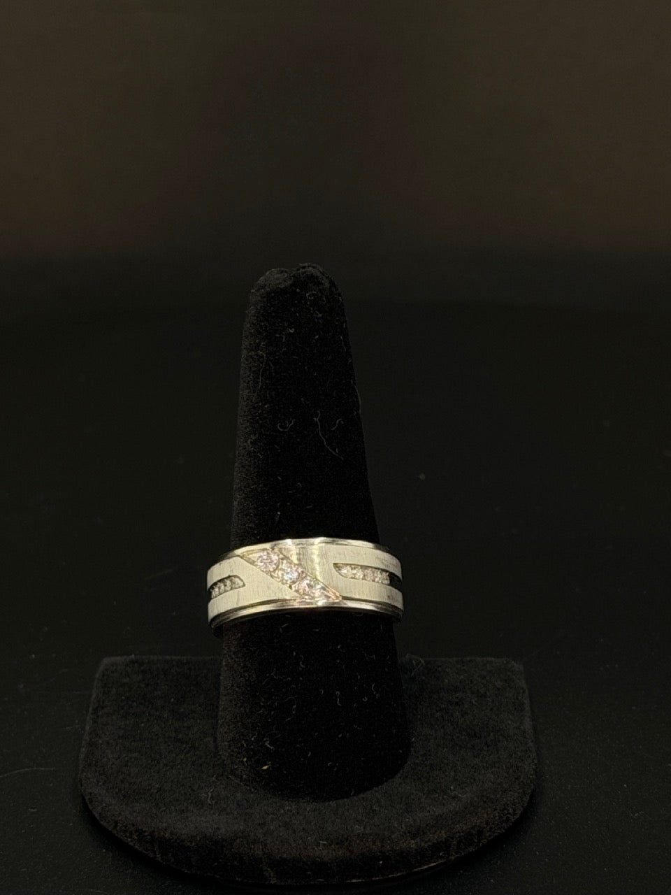 10K White Gold Band Ring – Sz 9.5, 4.1g | DD Pawn Loans