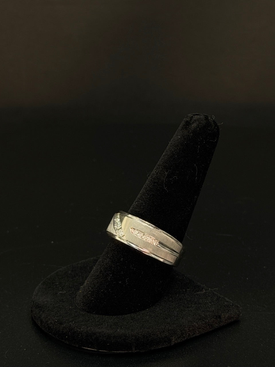 10K White Gold Band Ring – Sz 9.5, 4.1g | DD Pawn Loans