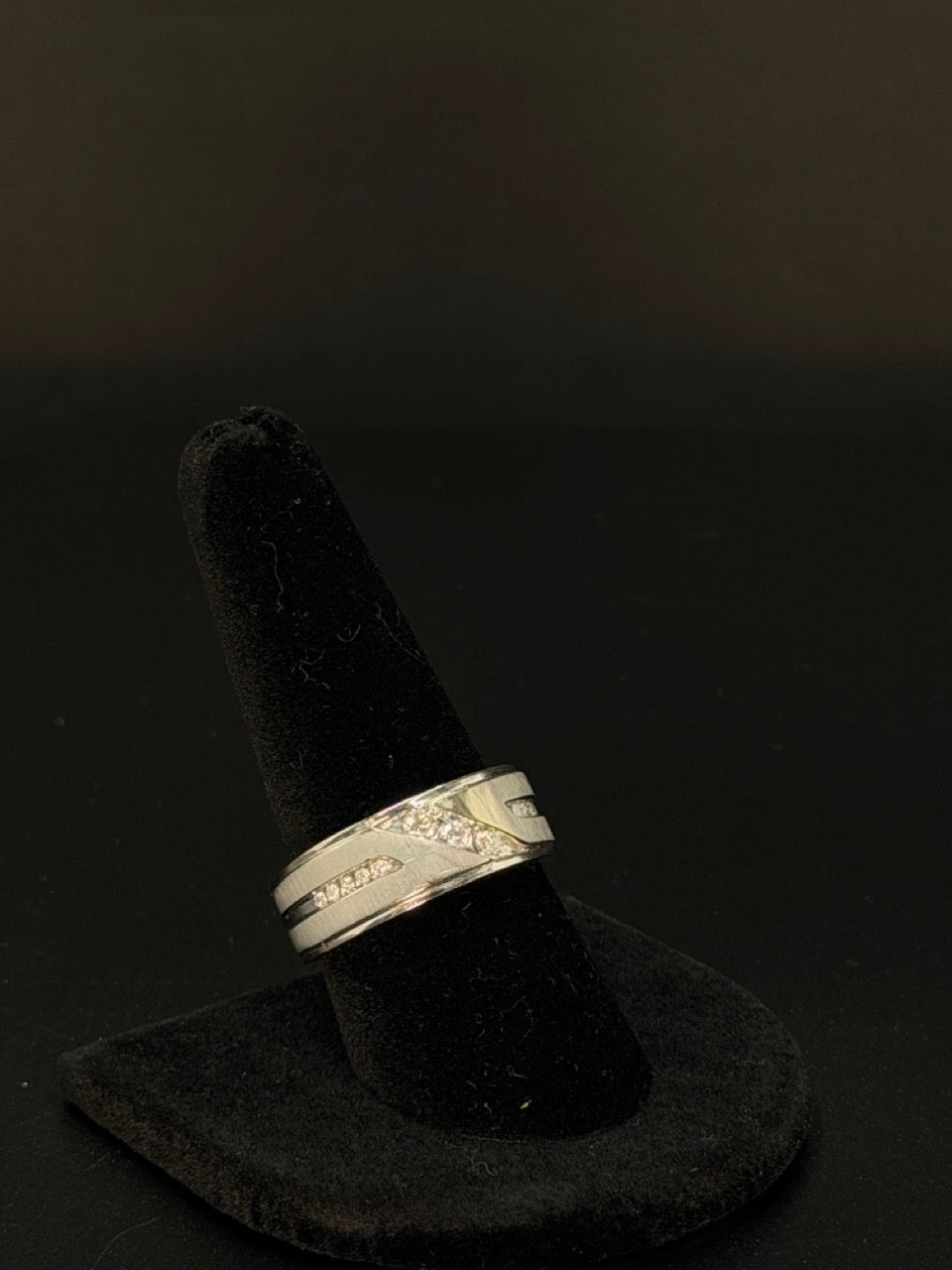 10K White Gold Band Ring – Sz 9.5, 4.1g | DD Pawn Loans