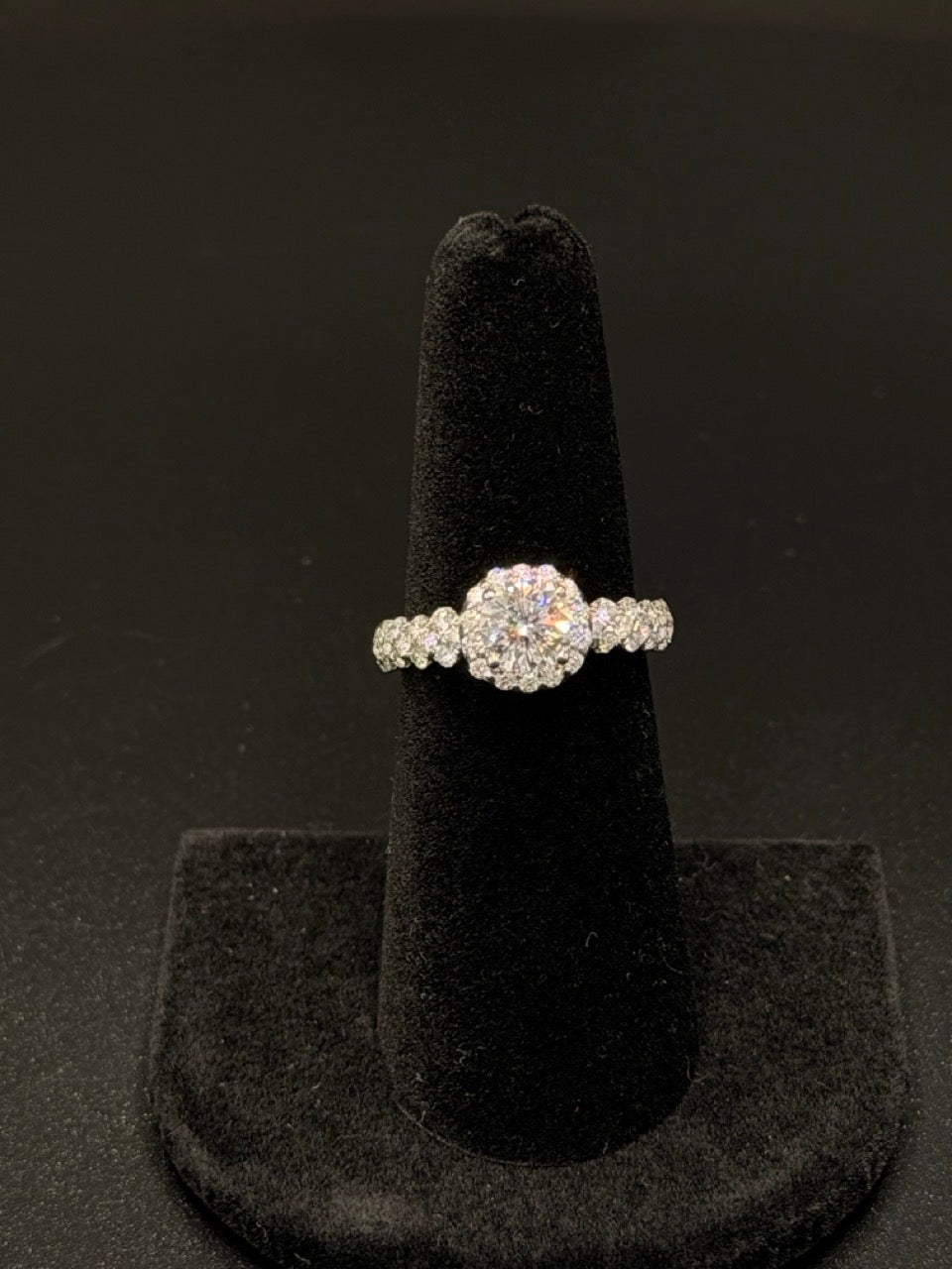 2 CTW Diamond Halo Ring – 14K White Gold | DD Pawn Loans