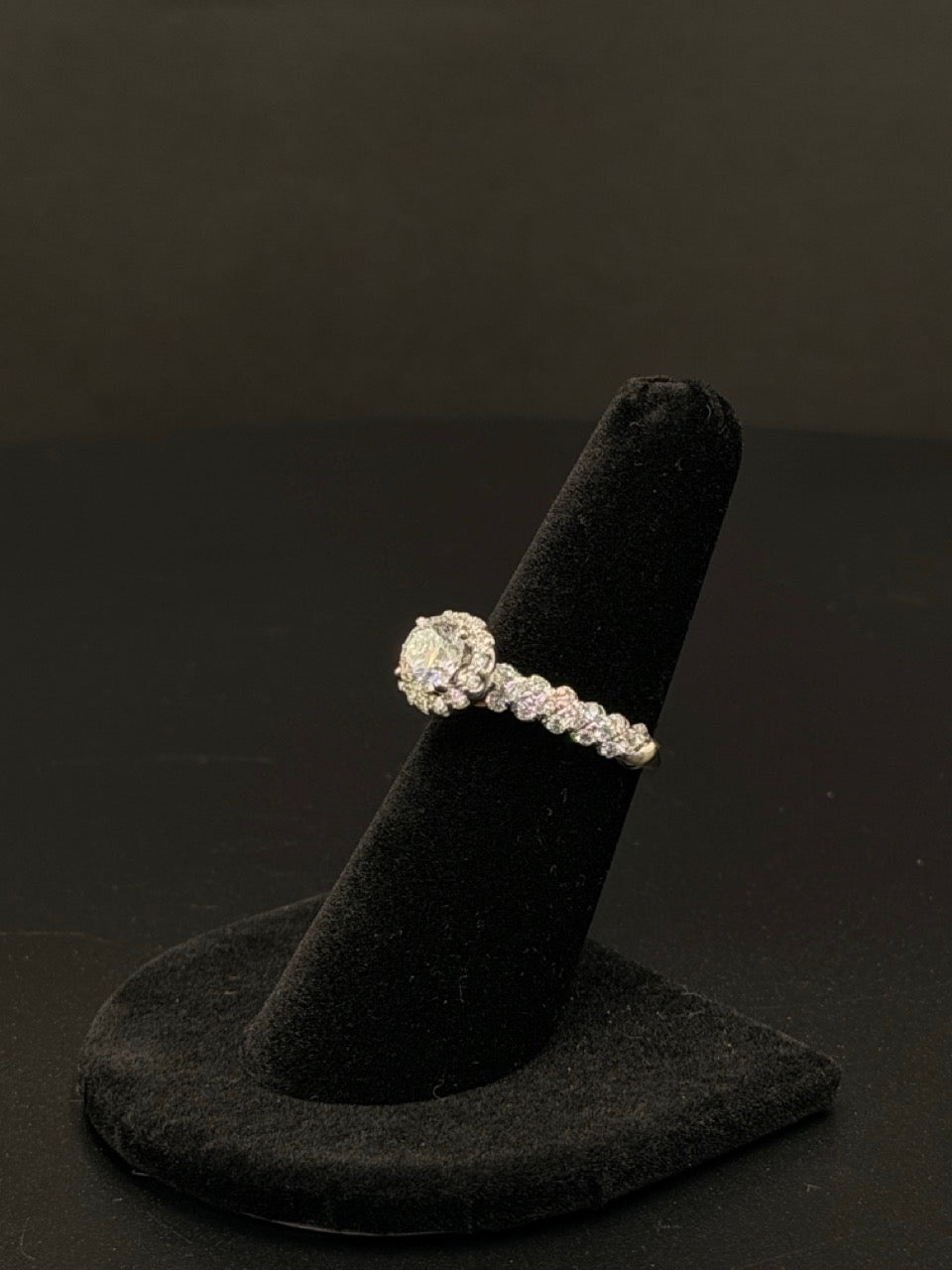 2 CTW Diamond Halo Ring – 14K White Gold | DD Pawn Loans