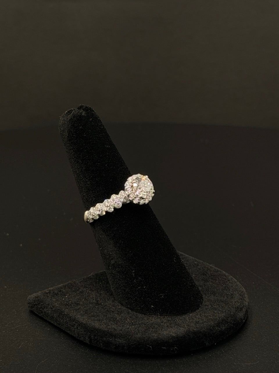 2 CTW Diamond Halo Ring – 14K White Gold | DD Pawn Loans