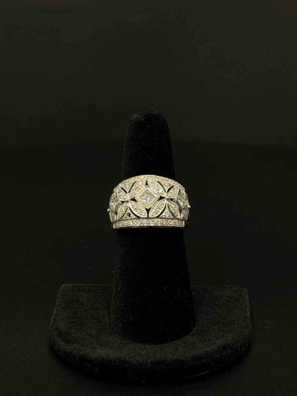 14K Diamond Halo Ring – Size 9.5, 4.5g | DD Pawn Loans