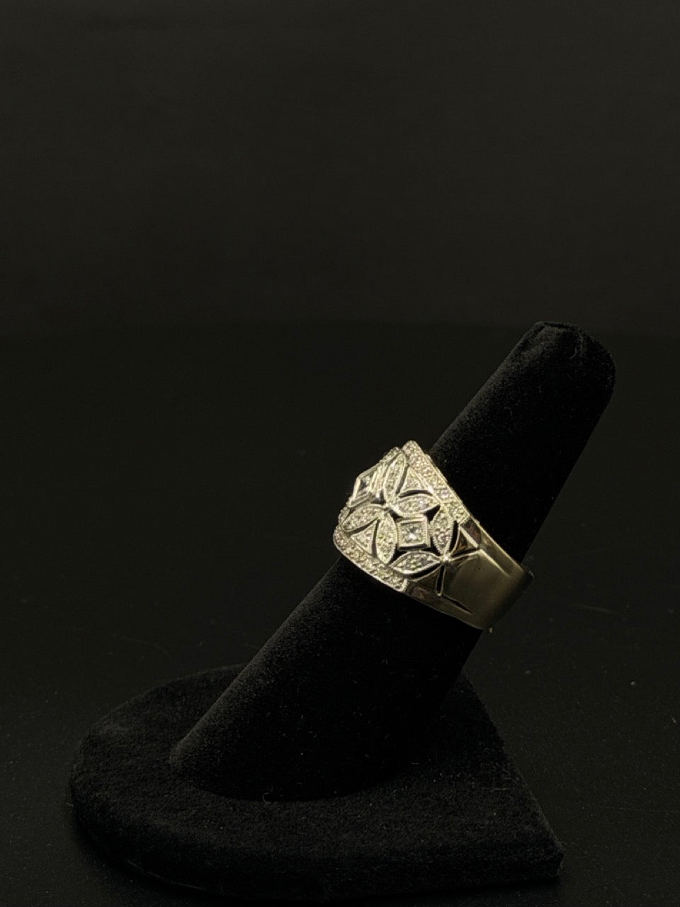 14K Diamond Halo Ring – Size 9.5, 4.5g | DD Pawn Loans