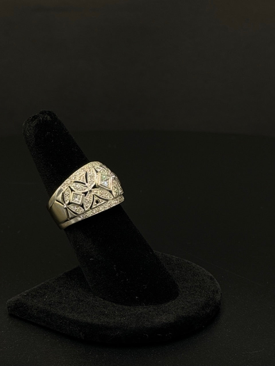 14K Diamond Halo Ring – Size 9.5, 4.5g | DD Pawn Loans