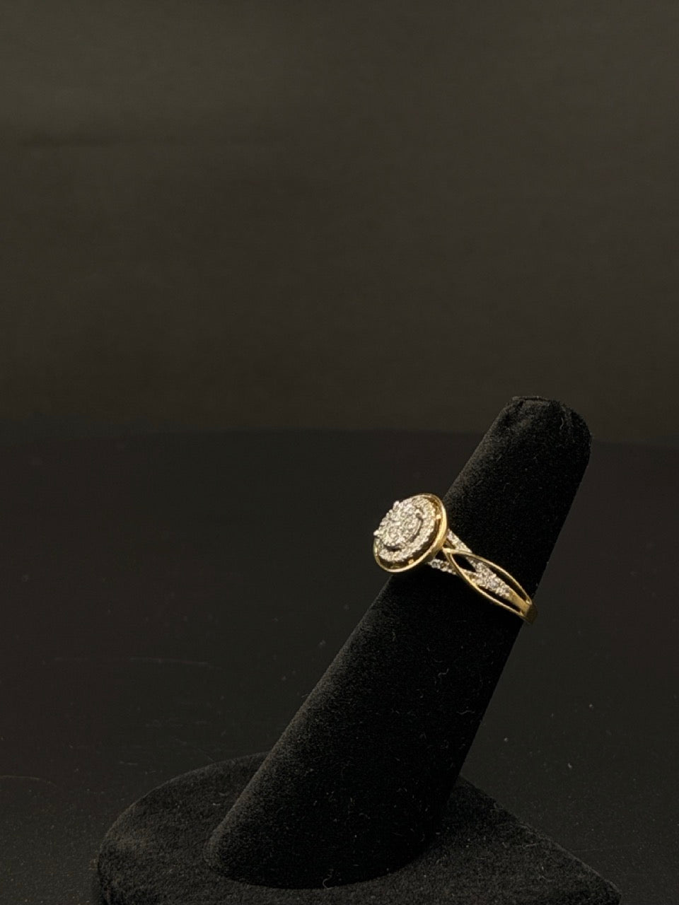 Two-Tone Diamond Halo Ring – 10K, Sz 5 | DD Pawn Loans