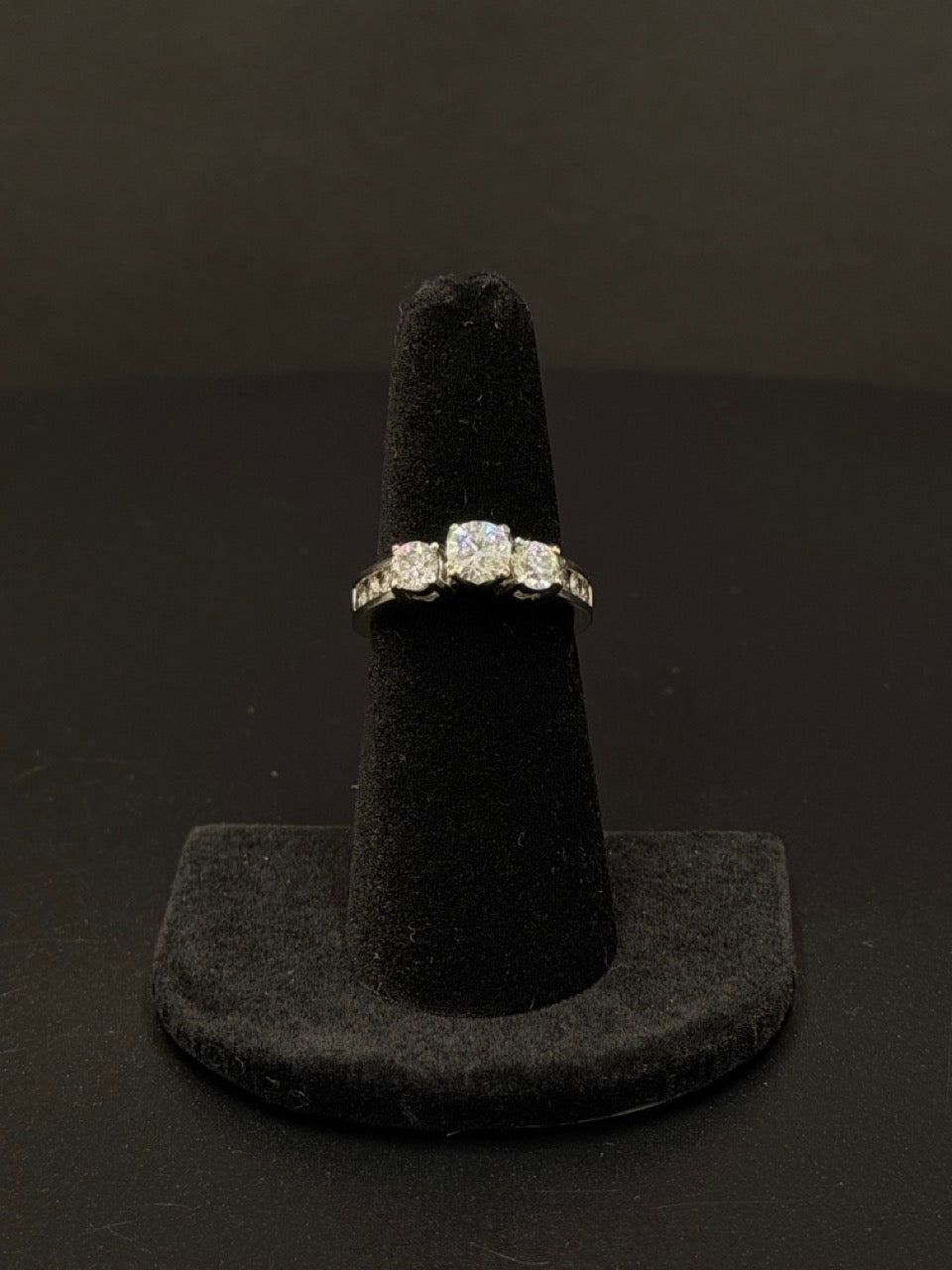 14K Three-Stone Diamond Ring – Sz 6.5, 5g | DD Pawn Loans