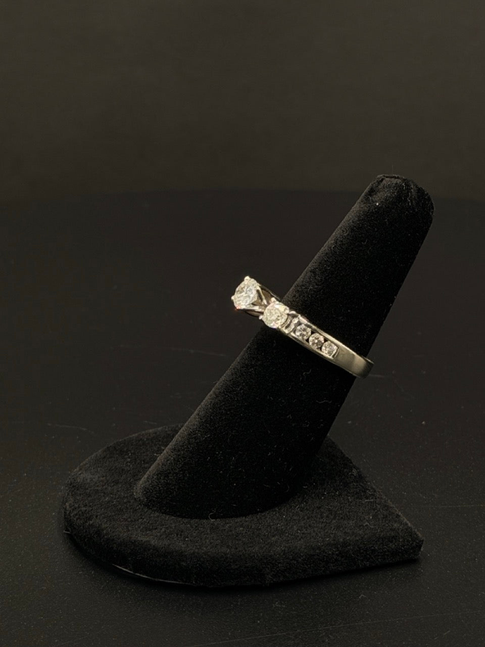 14K Three-Stone Diamond Ring – Sz 6.5, 5g | DD Pawn Loans