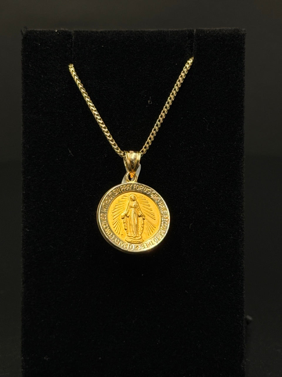 14K Miraculous Medal Pendant – 1.6g | DD Pawn Loans