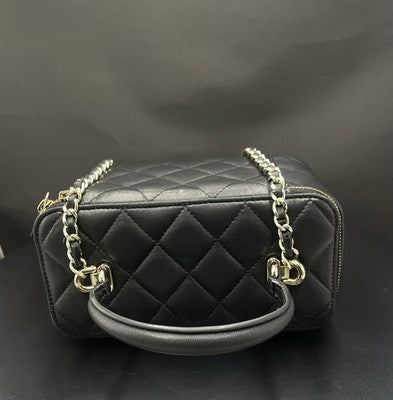 Chanel Quilted Lambskin Vanity Case with Handle Gold Hardware – photo 12