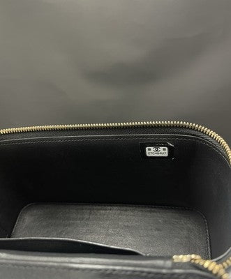 Chanel Quilted Lambskin Vanity Case with Handle Gold Hardware – photo 16