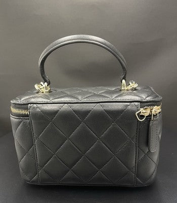 Chanel Quilted Lambskin Vanity Case with Handle Gold Hardware – photo 4