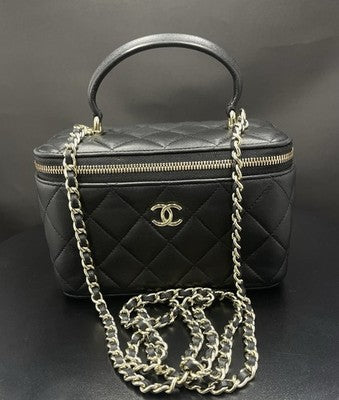 Chanel Quilted Lambskin Vanity Case with Handle Gold Hardware – photo 5