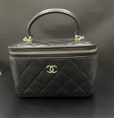 Chanel Quilted Lambskin Vanity Case with Handle Gold Hardware – photo 6