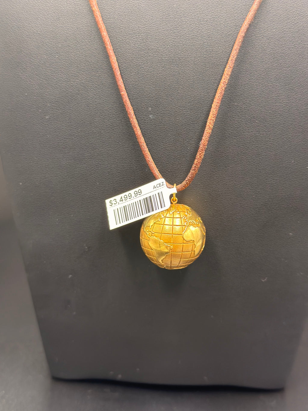 18K Gold World Globe Pendant – 15.9g | DD Pawn Loans