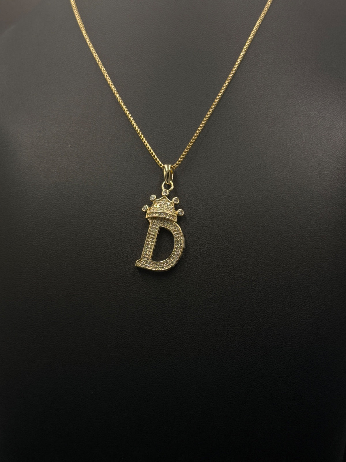 10K Gold Crown Letter D Initial Pendant 3.3g | DD Pawn Loans