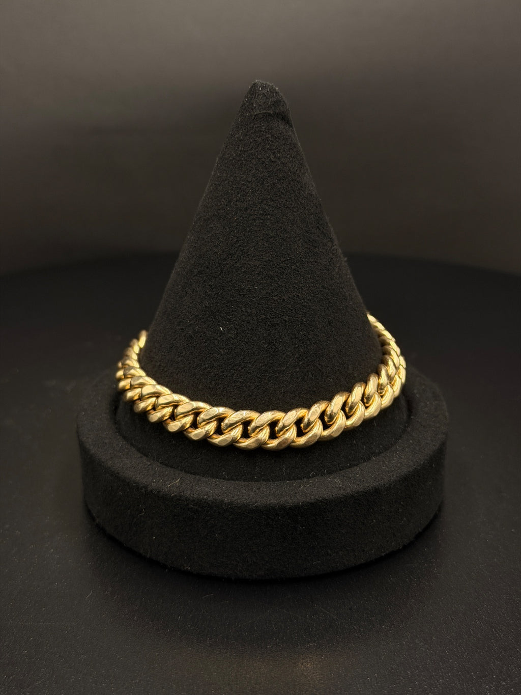 10K Gold Hollow Twisted Bracelet 8 Inch