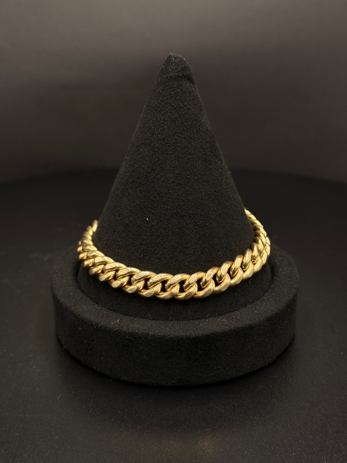 10K Gold Hollow Twisted Bracelet 8 Inch