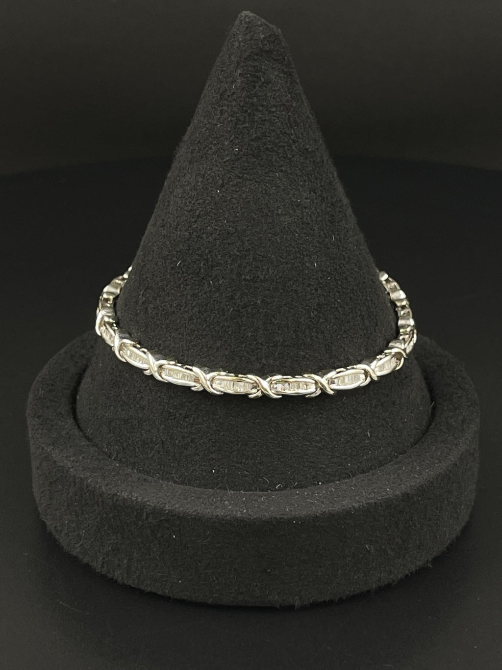10K White Gold Baguette Bracelet 11.5g | DD Pawn Loans