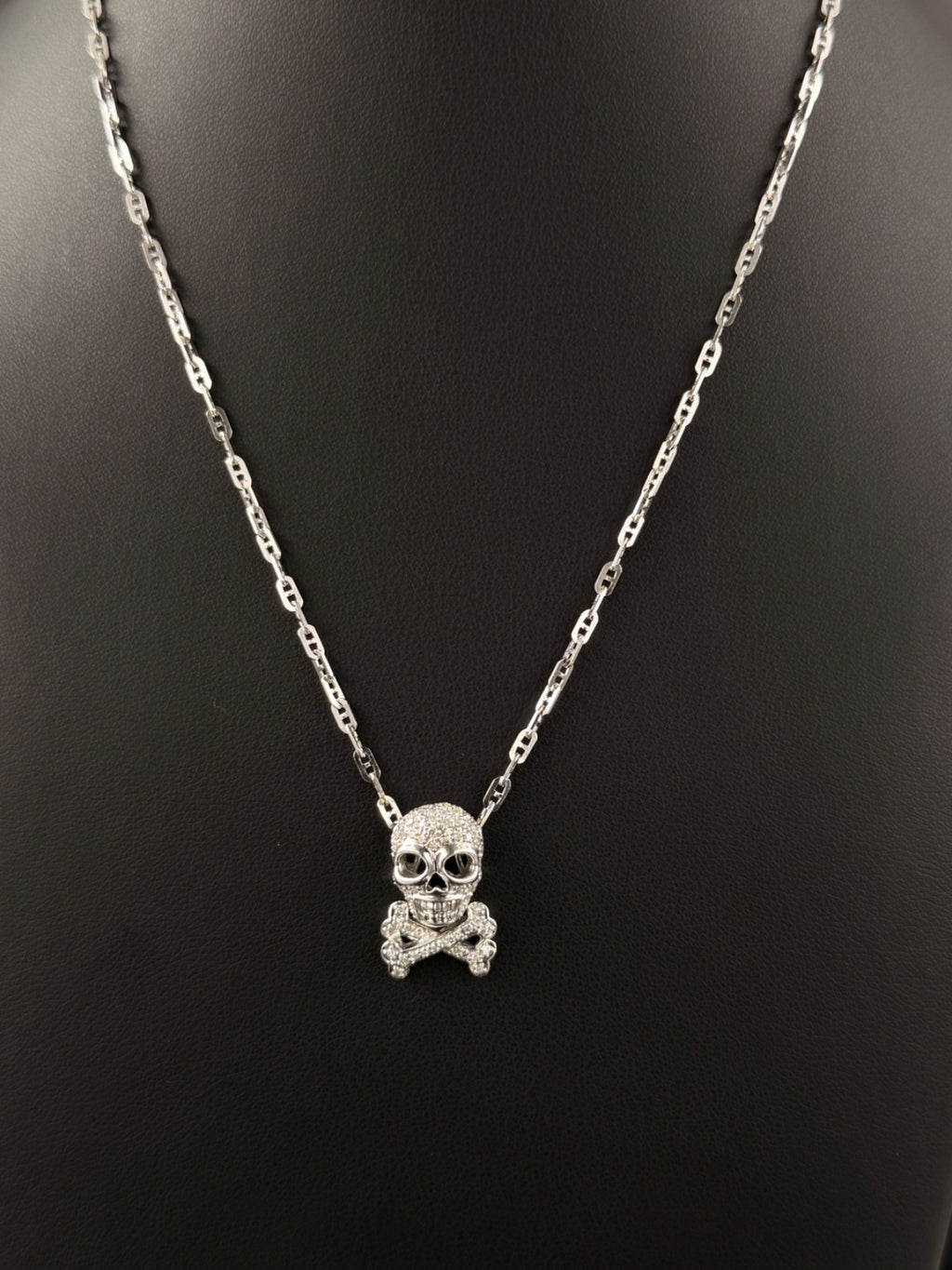 14K Gold Skull Crossbones Necklace 16in for Sale