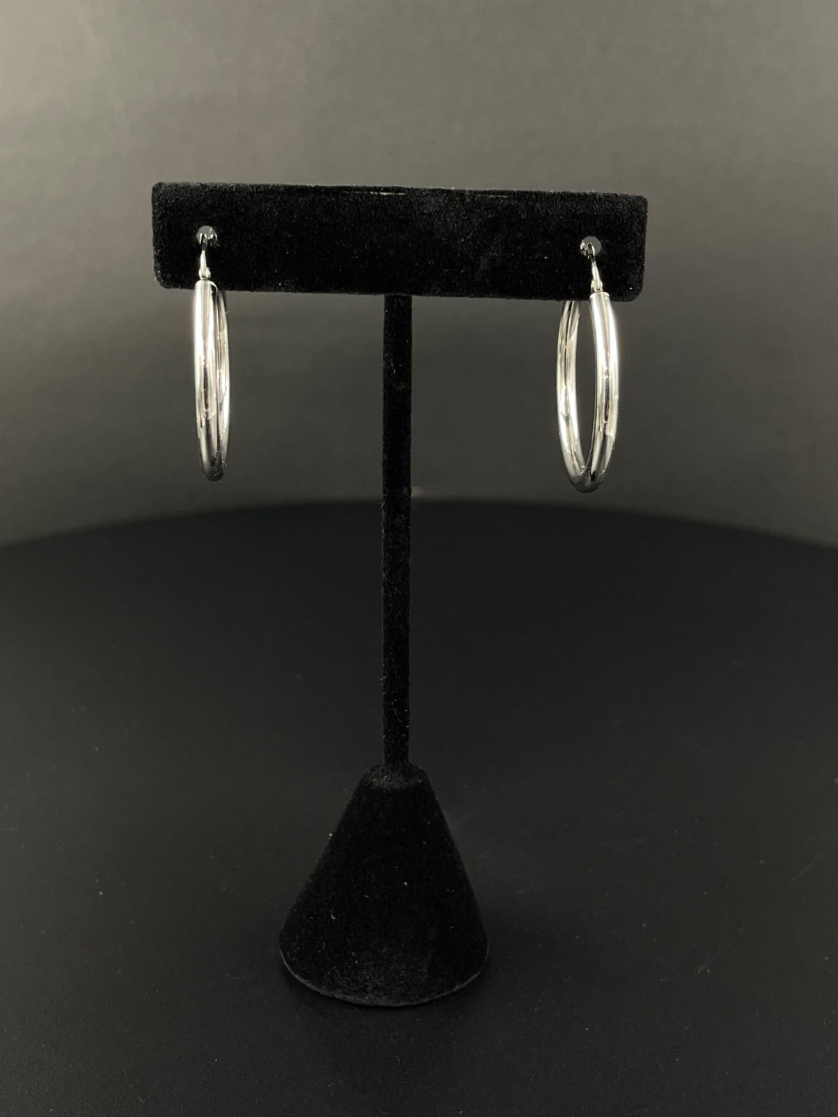 14K White Gold Hoop Earrings 30.78mm