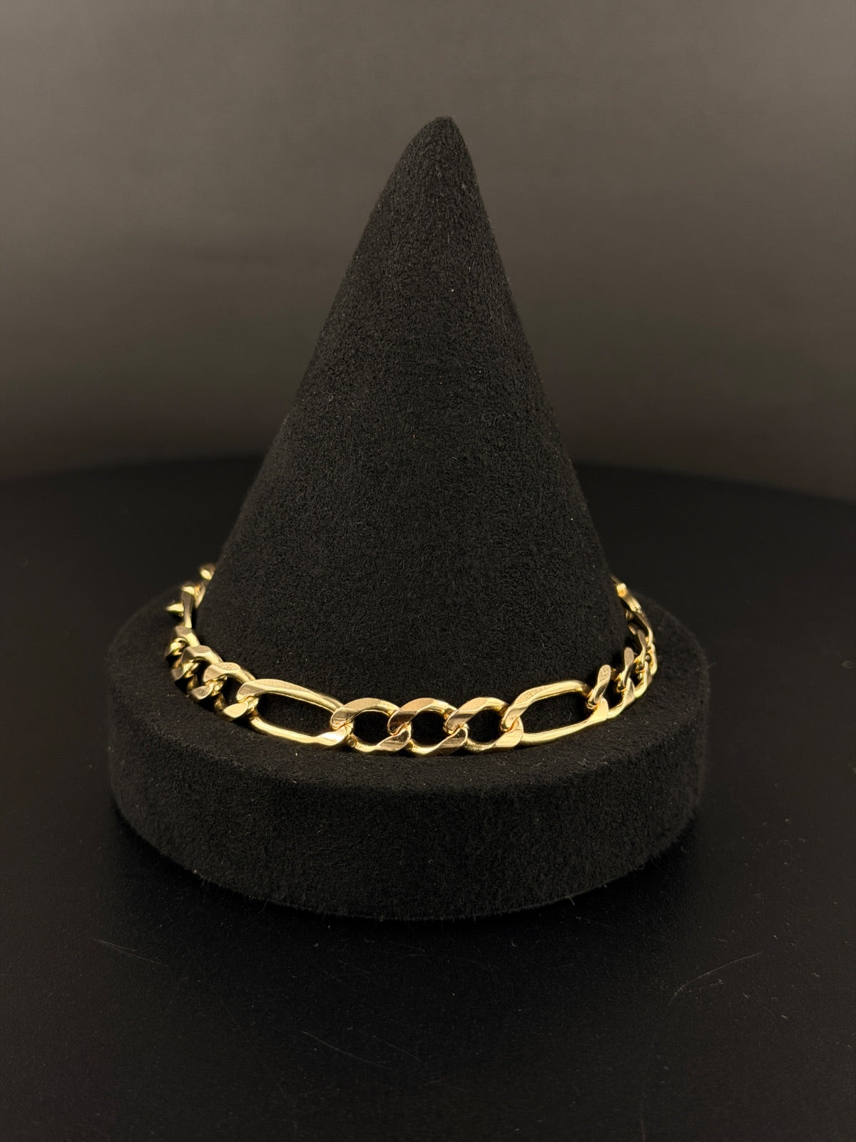 10K Gold Figaro Chain Bracelet 9 inch