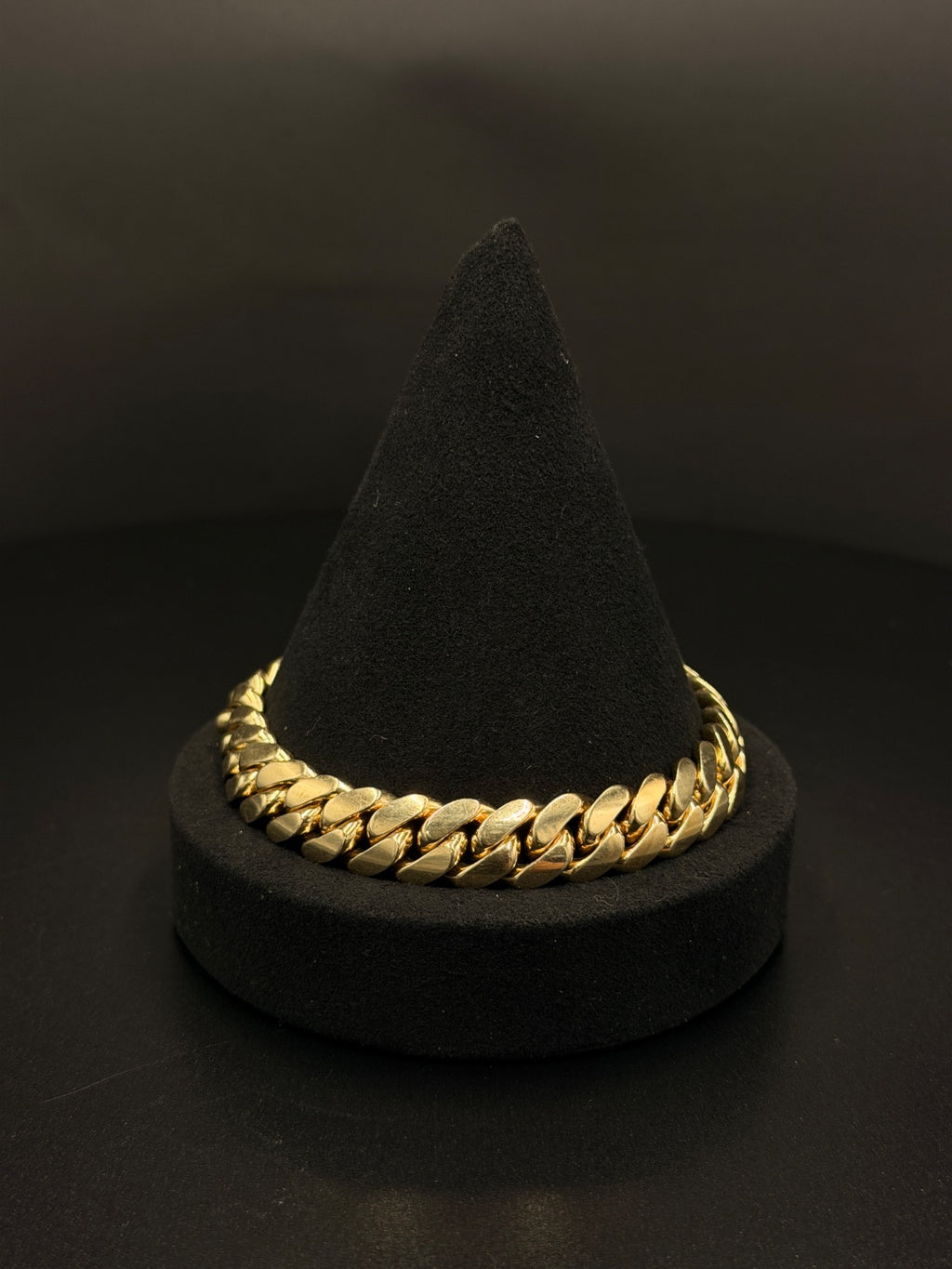 10K Gold Cuban Link Bracelet 9in 84.4g
