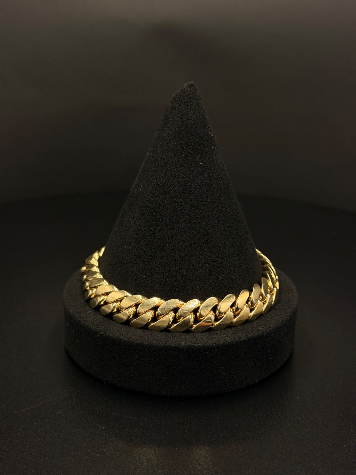 10K Gold Cuban Link Bracelet 9in 84.4g
