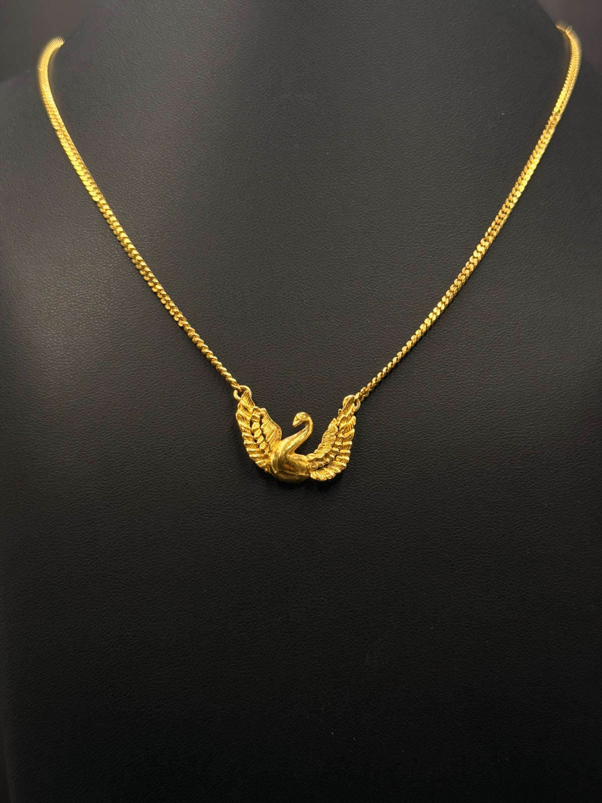 22K Gold Swan Chain Necklace – 12.3g, 19 in | DD Pawn Loans
