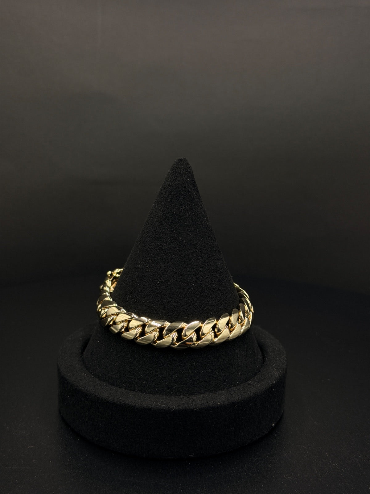 10K Gold Curb Link Bracelet 7 in 10.5mm