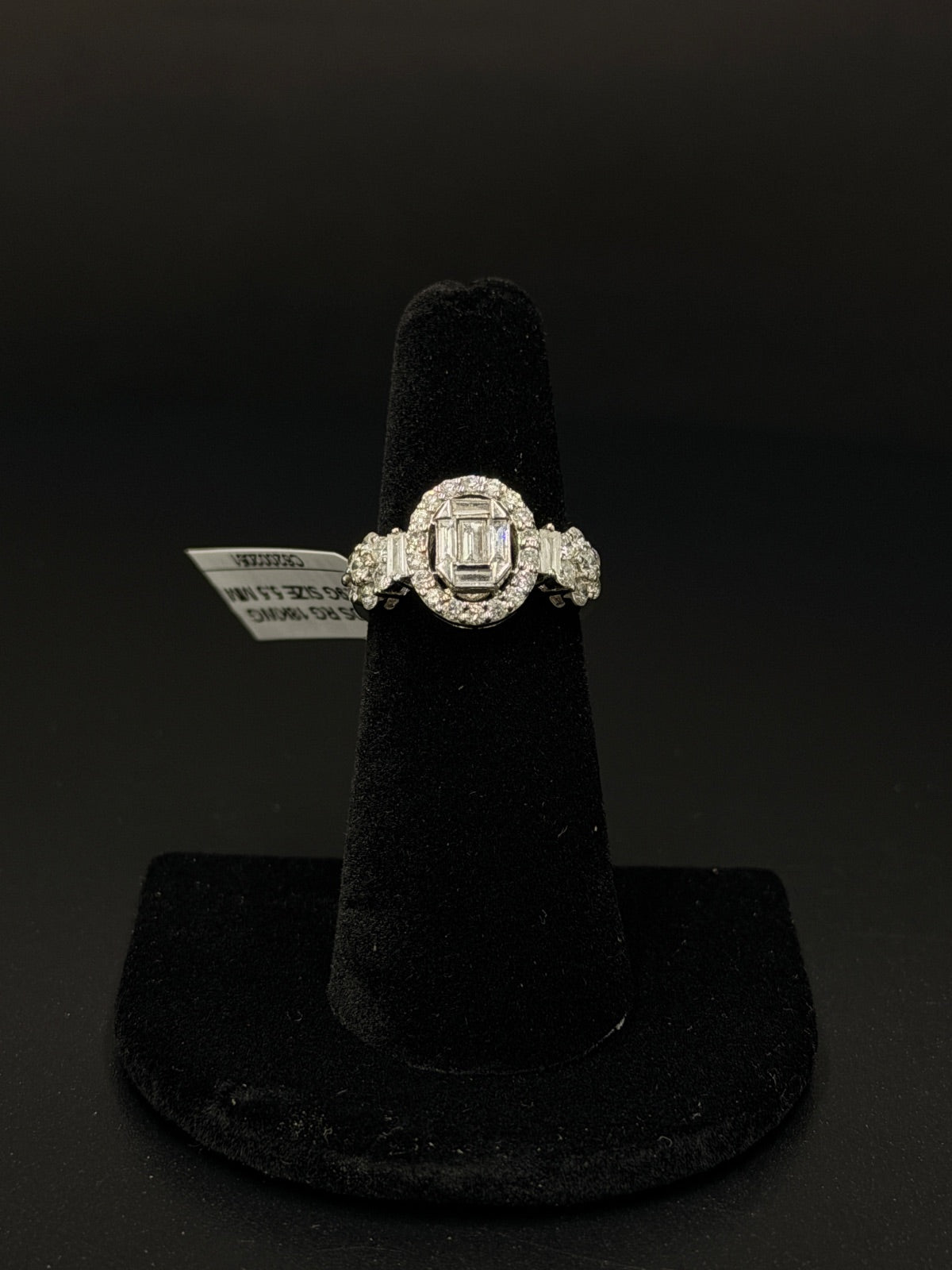 18K White Gold Diamond Ring Size 5.5 3.9 Grams — photo 1