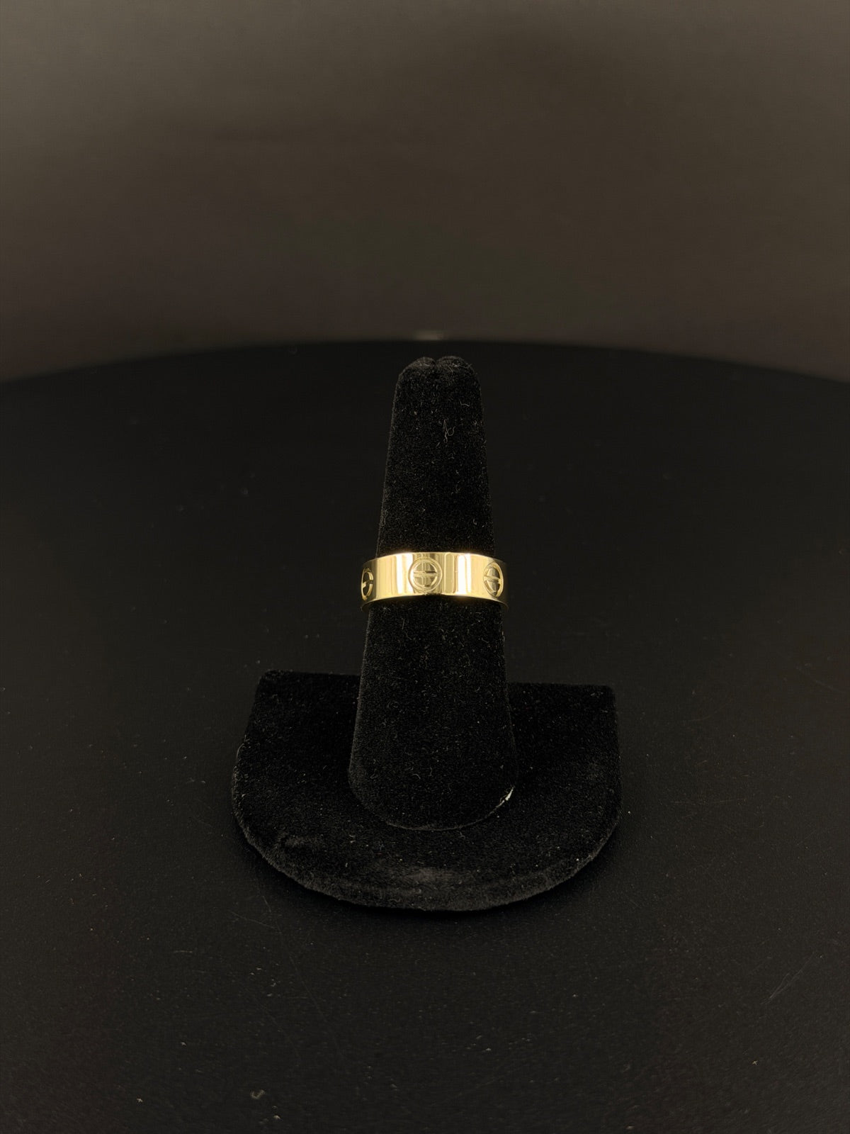 14K Gold Band Ring Size 8 Pre-Owned for Sale