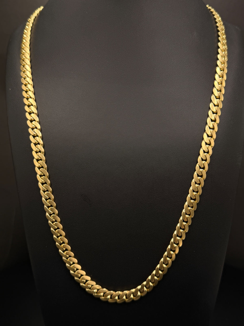 18K Gold Curb Chain Necklace 24 in 7.25mm