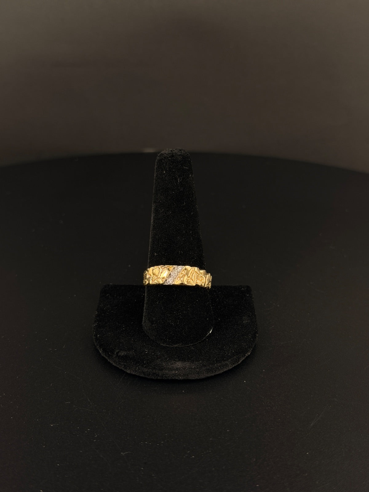 10K Gold Textured Band Ring Size 10.5 for Sale