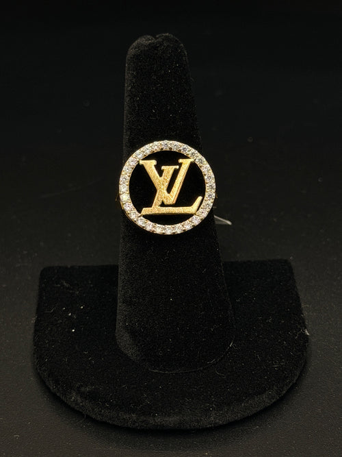 10K Gold LV Logo Ring – 7.5g, Size 7.5 | DD Pawn Loans