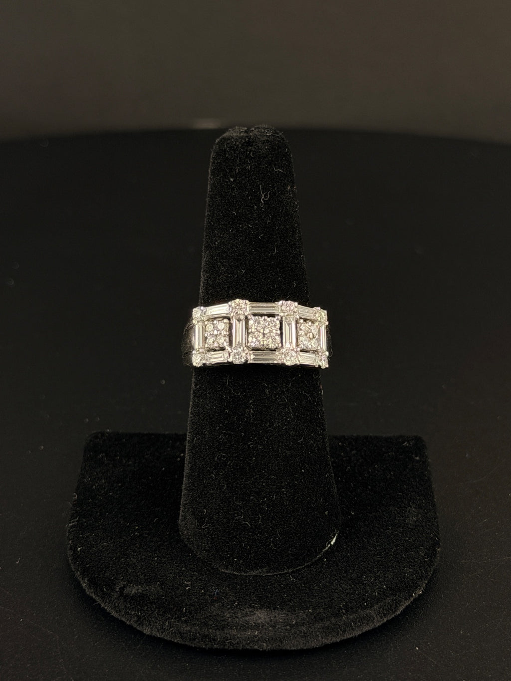 18K Gold Diamond Ring for Sale Pre-Owned