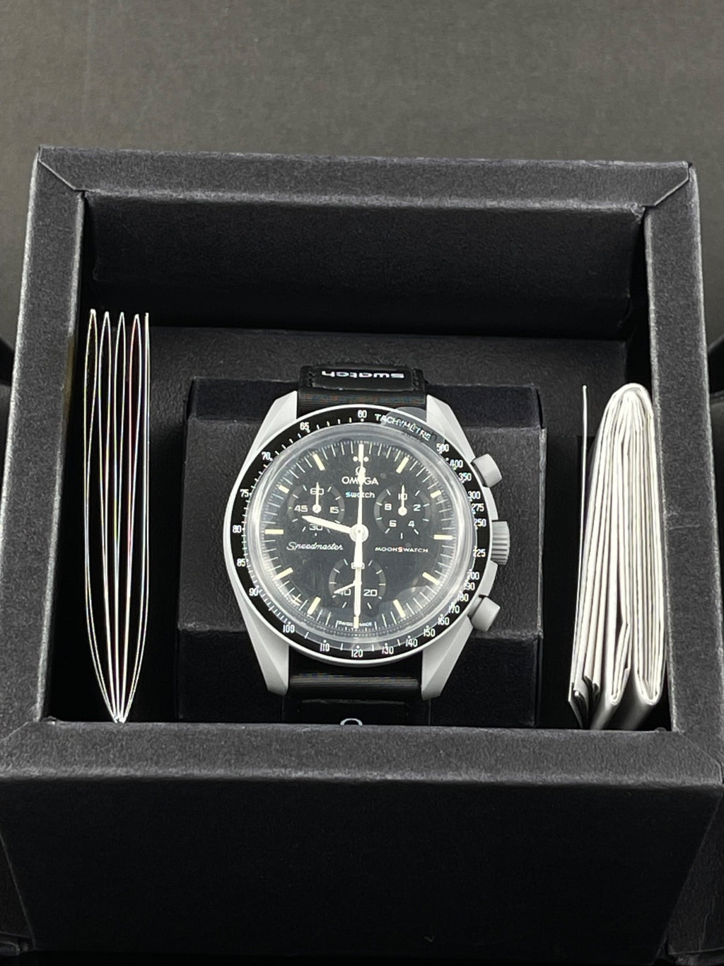 OMEGA Mission To The Moon Velcro Strap Watch Mission To Pluto Velcro Gray WatchDiameter: 42.00 mmThickness: 13.25 mm