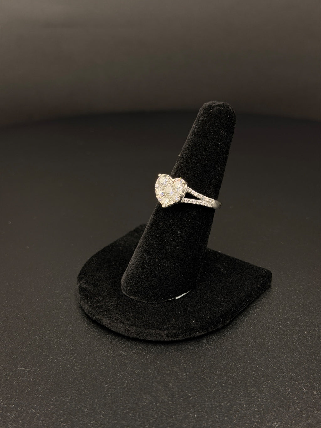 14K Gold Heart Diamond Ring Size 7 for Sale