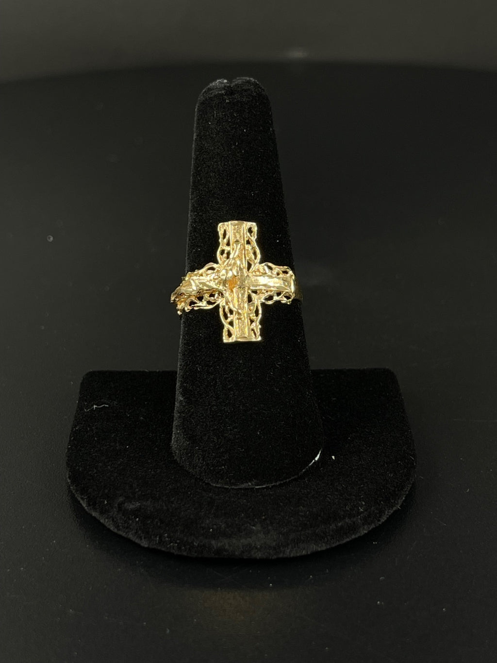 10K Gold Ring 
Size: 8