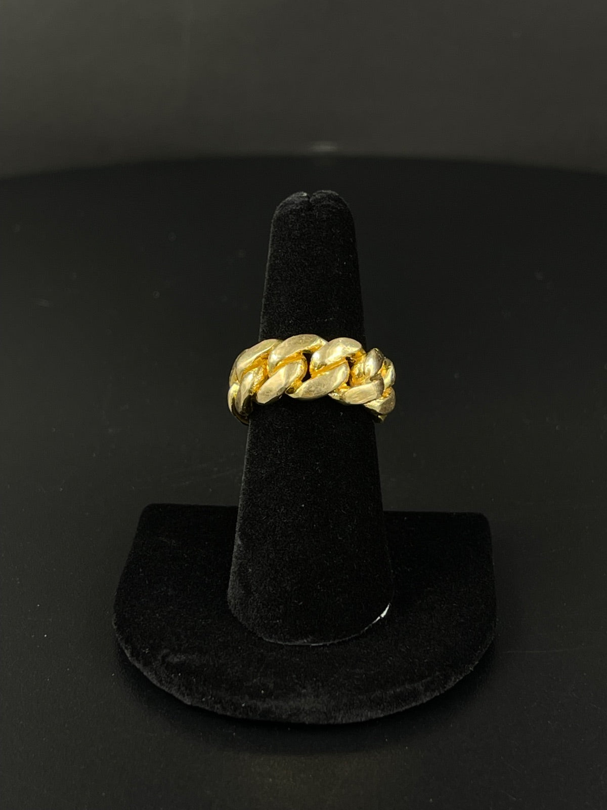10K Cuban Link Ring 
Size: 6
9.8mm