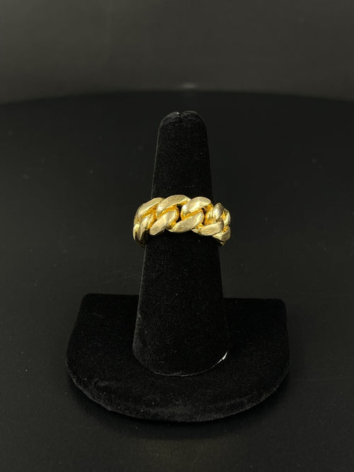 10K Cuban Link Ring 
Size: 6
9.8mm