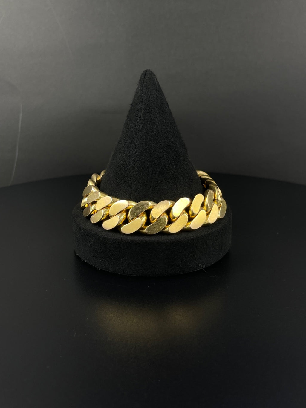 10K Gold Curb Link Bracelet 9 in 17.75mm