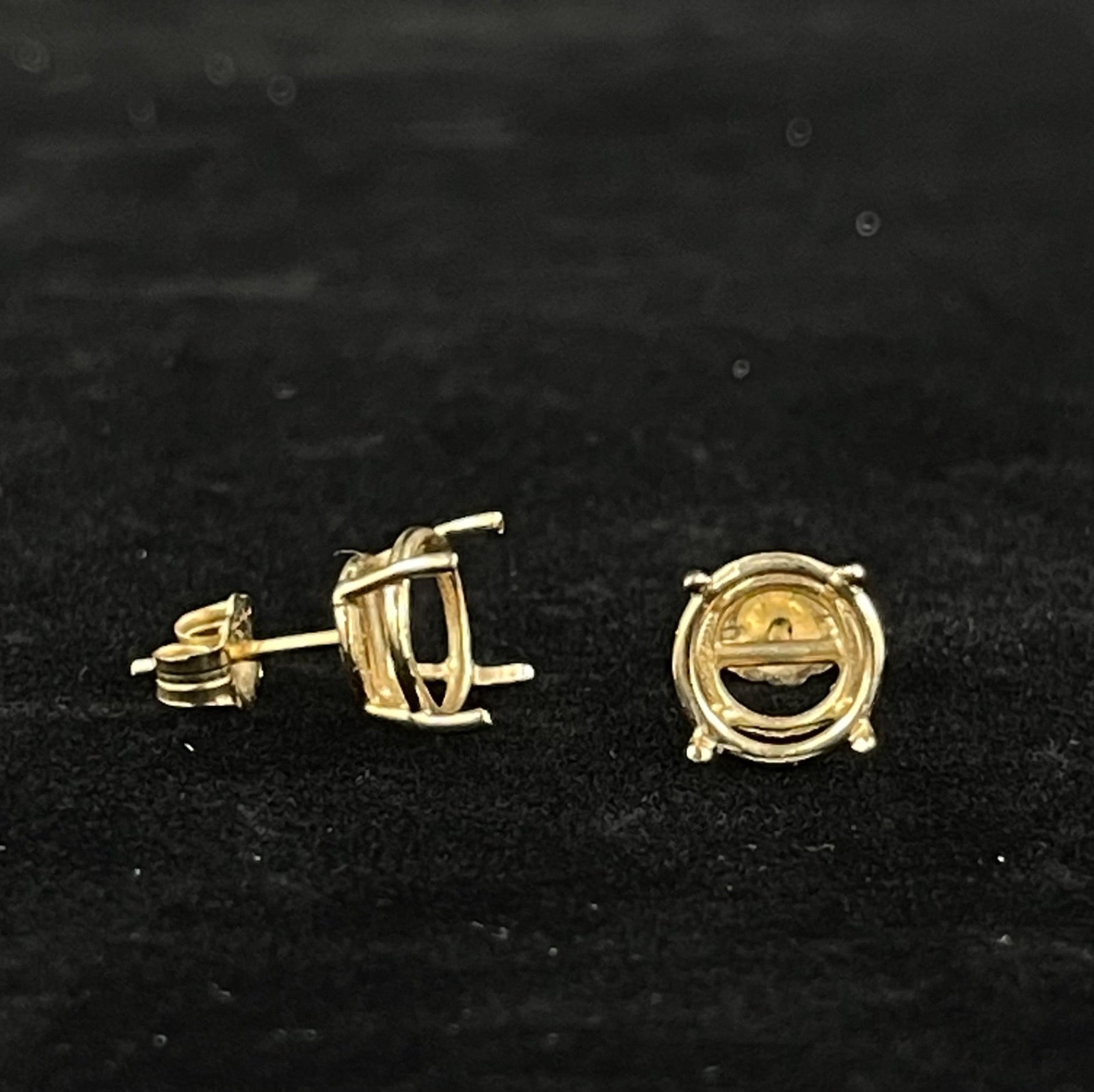 14K Gold Oval Stud Earring Settings 1.2g — Mountings Only, No Stones
