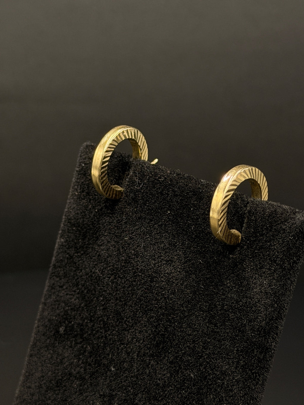 14K Gold Hoop Earrings – 1.6g | DD Pawn Loans — photo 2