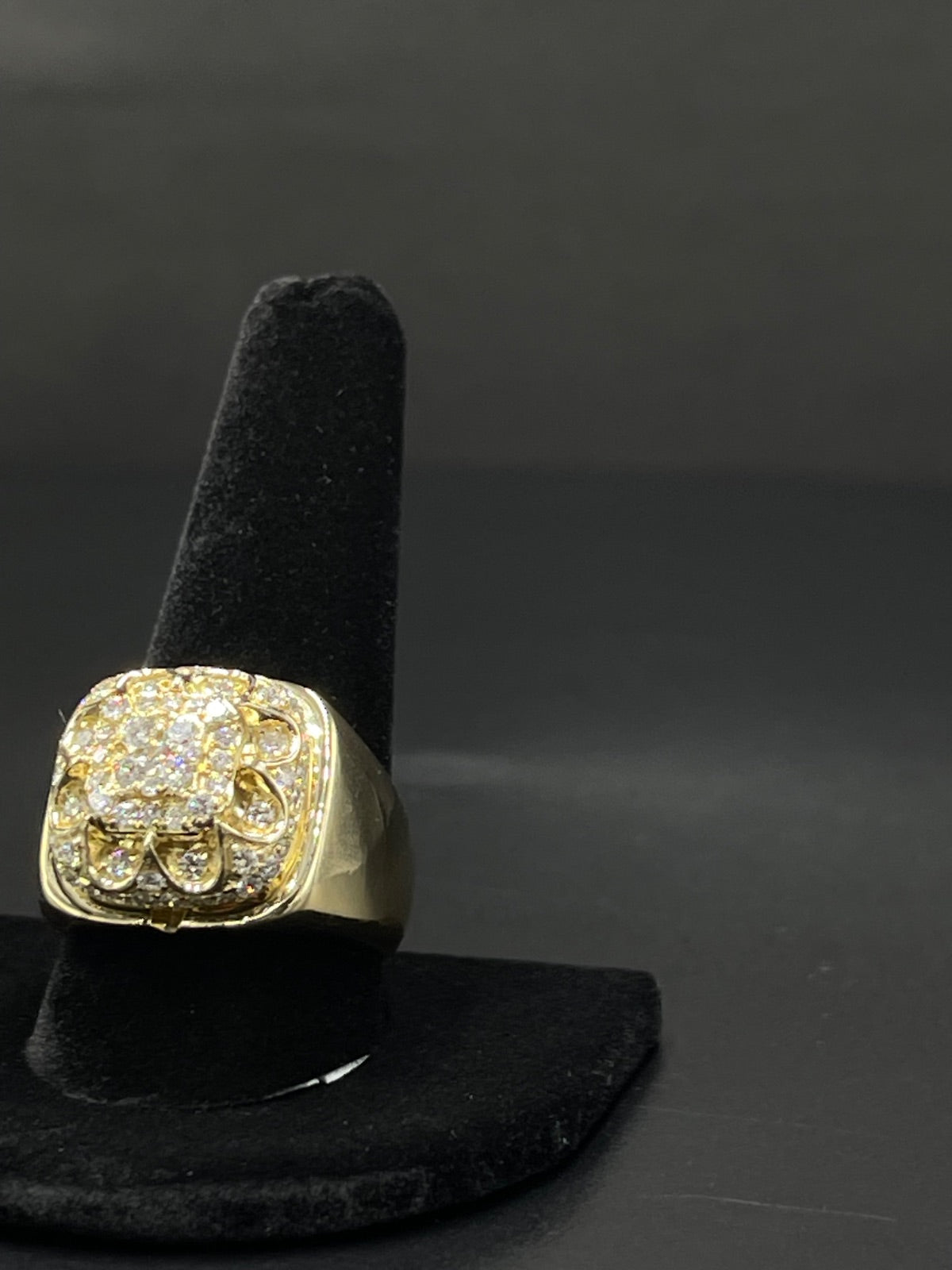 14K Gold Diamond Signet Ring – Size 11, 16.8g | DD Pawn Loans