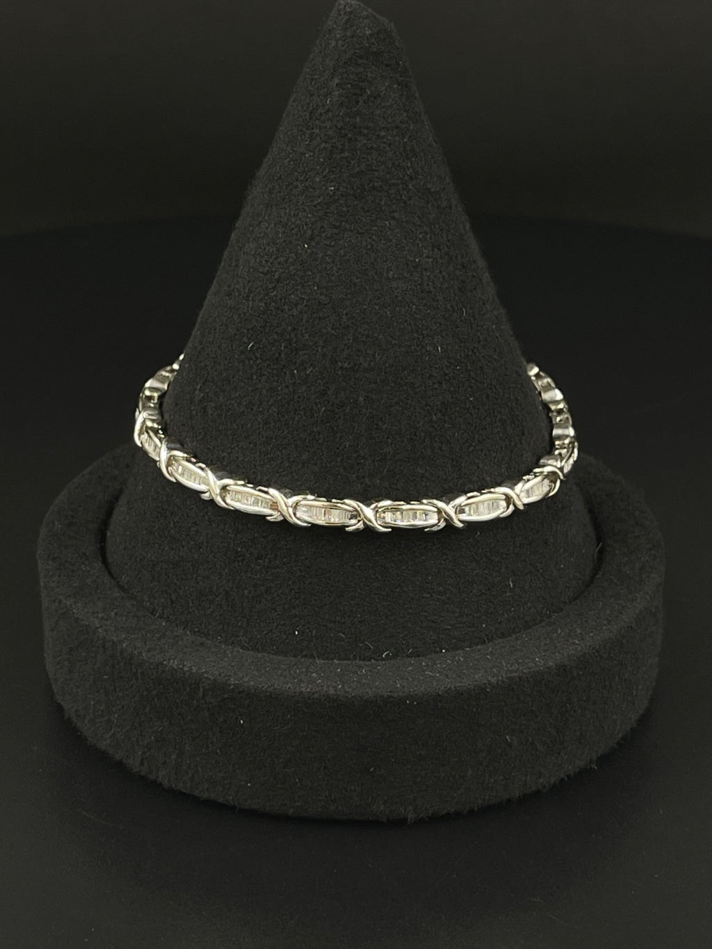 10K White Gold Baguette Bracelet 11.5g | DD Pawn Loans — photo 2