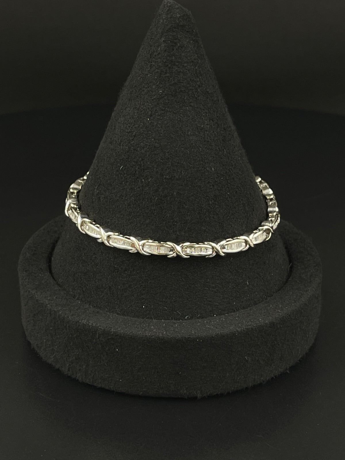 10K White Gold Baguette Bracelet 11.5g | DD Pawn Loans — photo 2