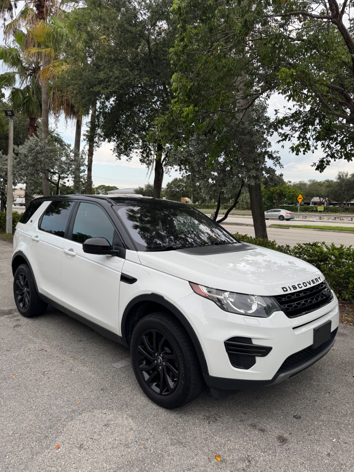 2017 Land Rover Discovery Sport in Fuji White, 135,000 miles | DD Pawn Loans