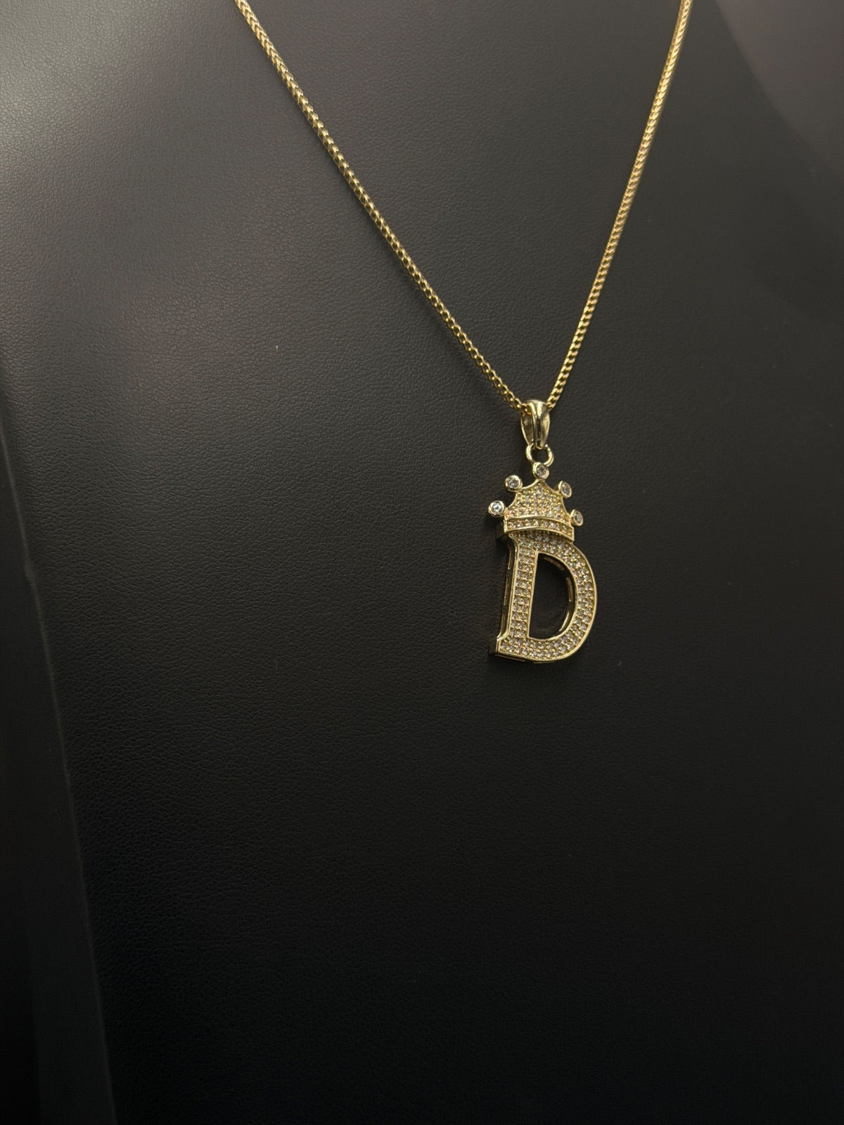 10K Gold Crown Letter D Initial Pendant 3.3g | DD Pawn Loans