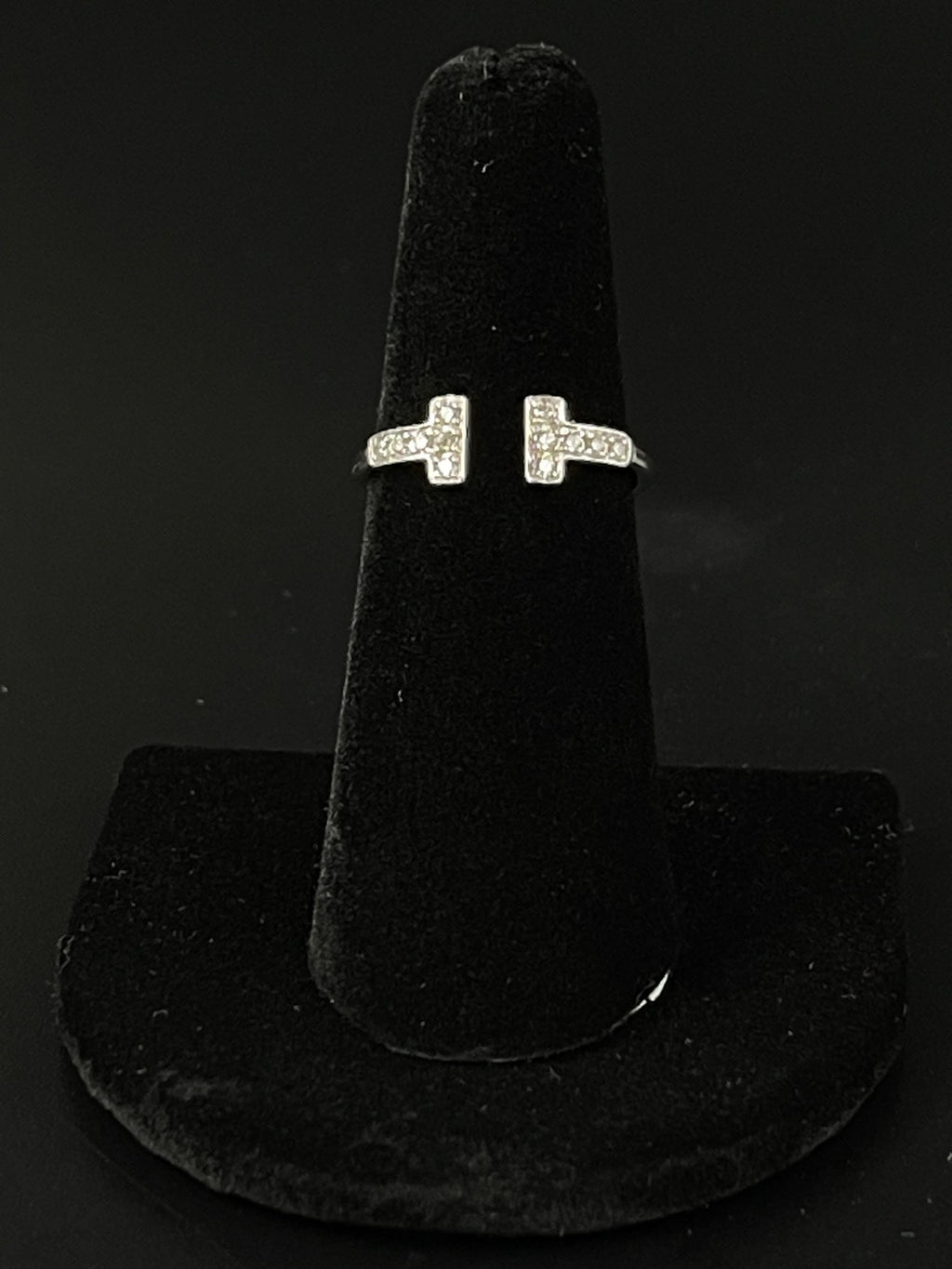 18K Gold Diamond T Wire Ring 0.13ct